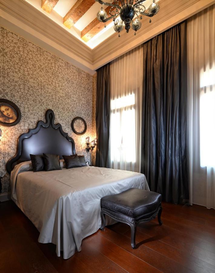 Deluxe Double Room,1209381652:JPEG